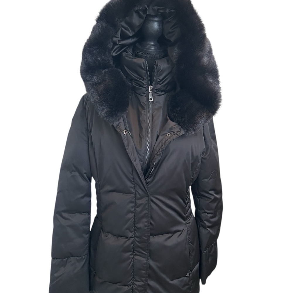 Women’s Tahari Black Puffer Coat with Fur Hood. Size M